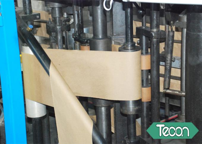Τοποθετημένα σε στρώματα τα PP Η.Ε - τοποθετημένες τσάντες εγγράφου βαλβίδων που διαμορφώνουν τη μηχανή για τη συσκευασία λιπασμάτων